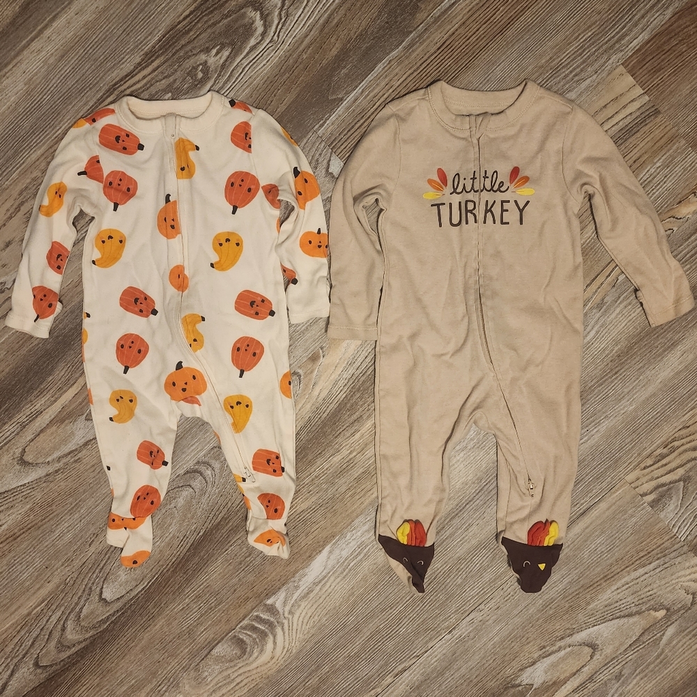 2 Thanksgiving 2 way zipper footed onsies 6-9 months